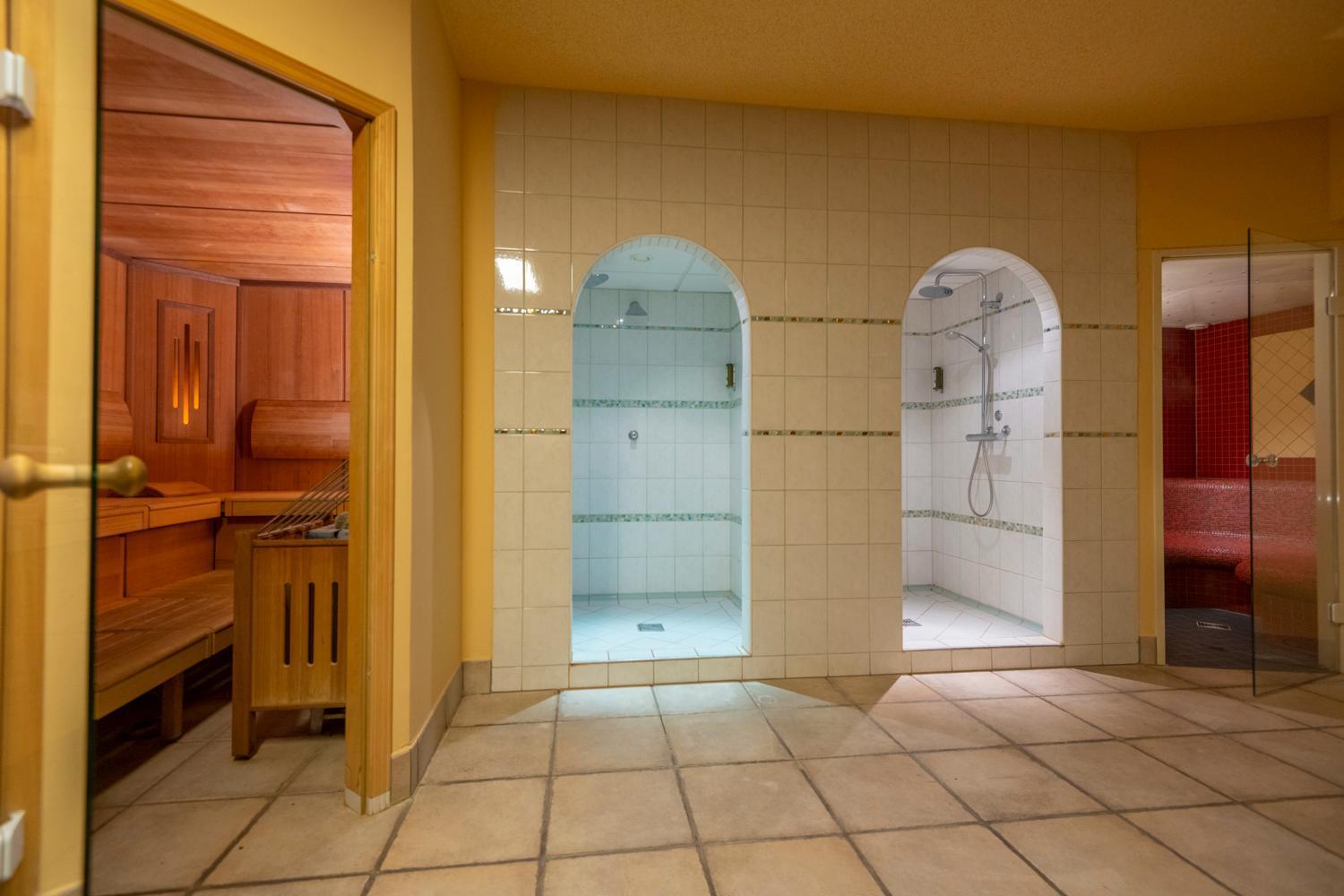 Hotel Landskron بروك أن دير مور المظهر الخارجي الصورة