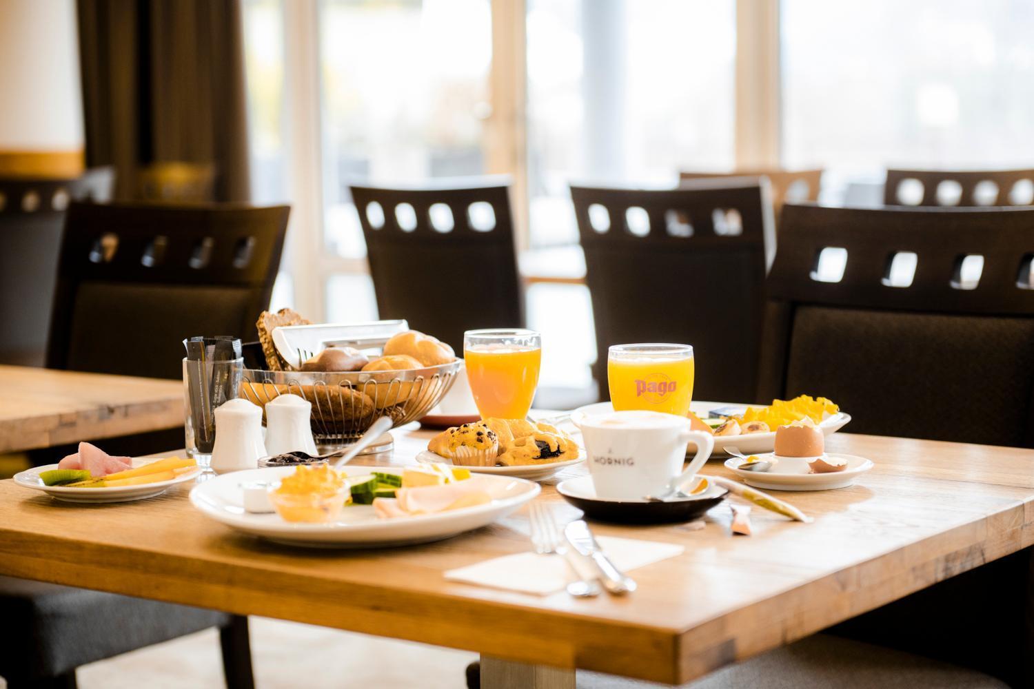 Hotel Landskron بروك أن دير مور المظهر الخارجي الصورة